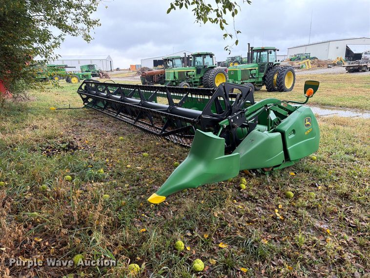 2010 John Deere 630F HydraFlex flex draper head - YA5722