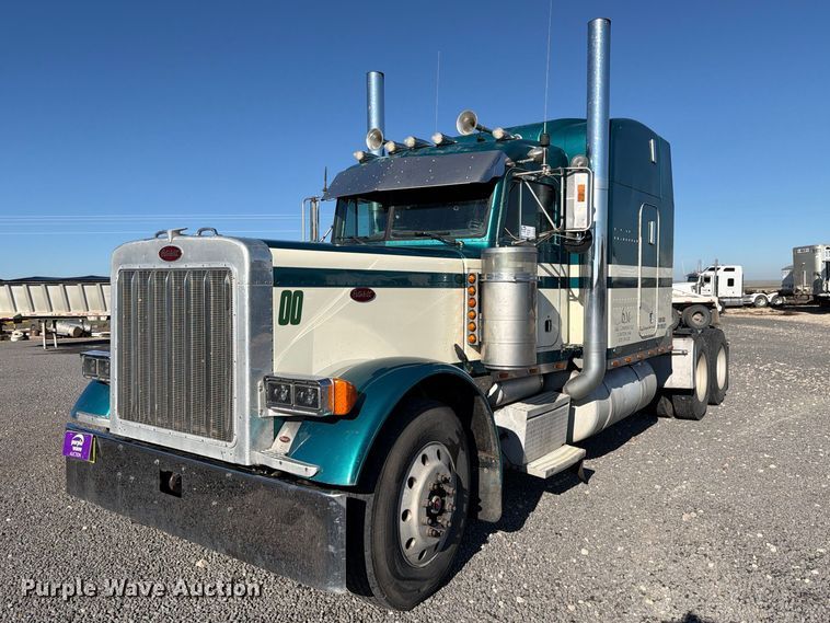 2000 Peterbilt 379 semi truck - DV8708