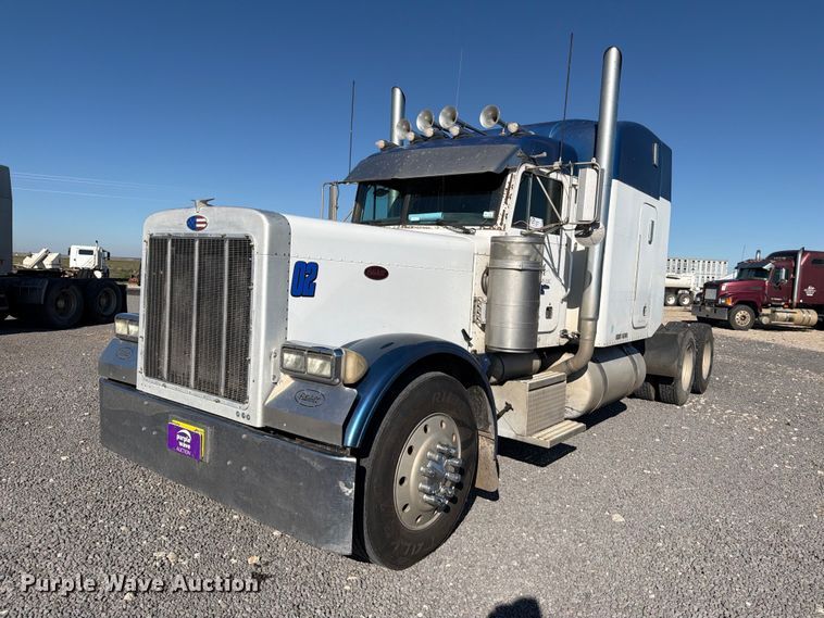 2001 Peterbilt 379 semi truck - DV8716