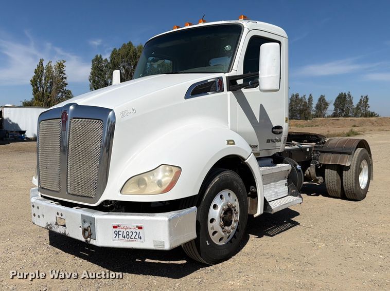 2015 Kenworth T680 semi truck - EA0020