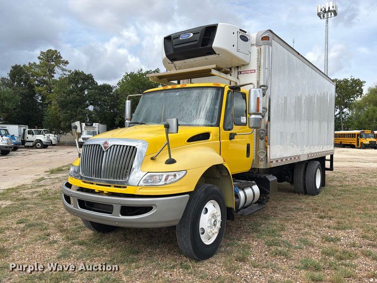 2019 International DuraStar 4300 refrigerated truck - EA7383