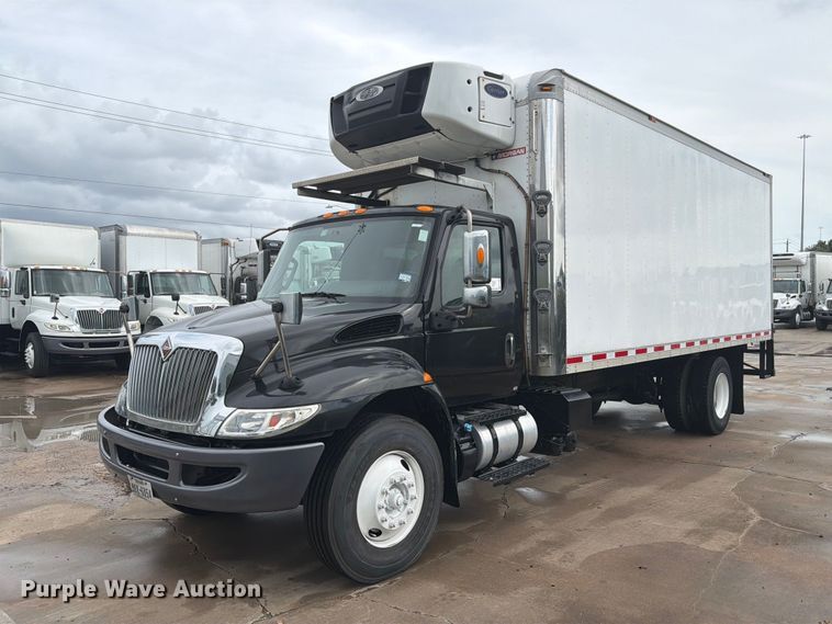 2020 International MV607 refrigerated truck - EA7384