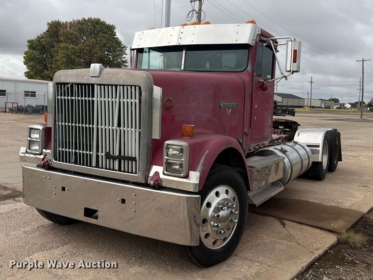 1987 International F9370 semi truck - EI7681