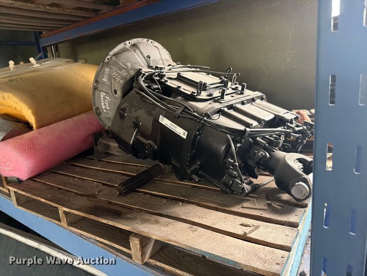 Eaton Fuller Roadranger 13 speed transmission - EI7747