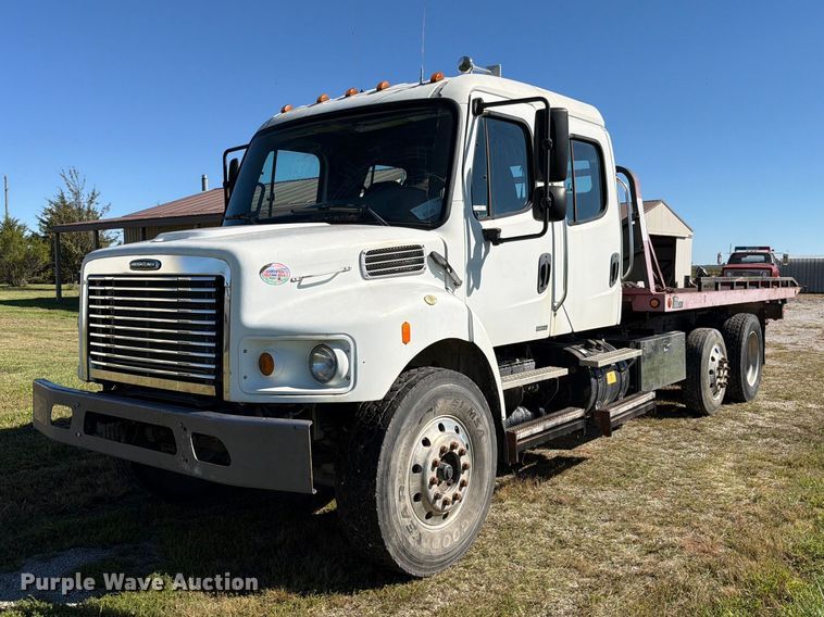 2009 Freightliner Business Class M2 Crew Cab rollback truck - EO8796