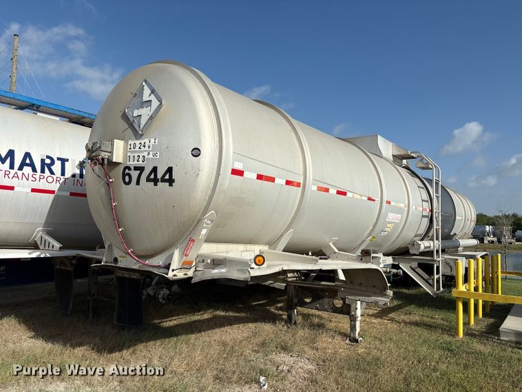 2013 Heil Trailer International fuel trailer - EU0815