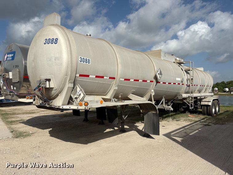 1992 Trailmaster fuel trailer - EU0817