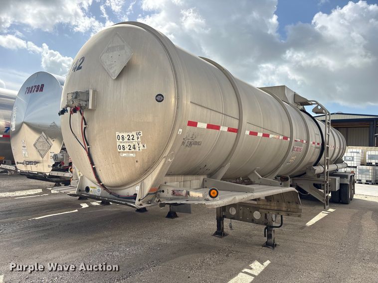 2013 Heil Trailer International fuel trailer - EU0819