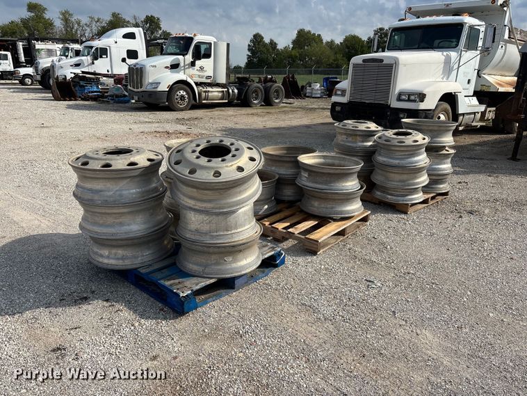 (25) 10 lug aluminum wheels - FG0731