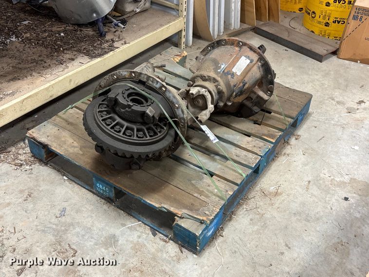 (2) Spicer semi truck differentials - FG0734