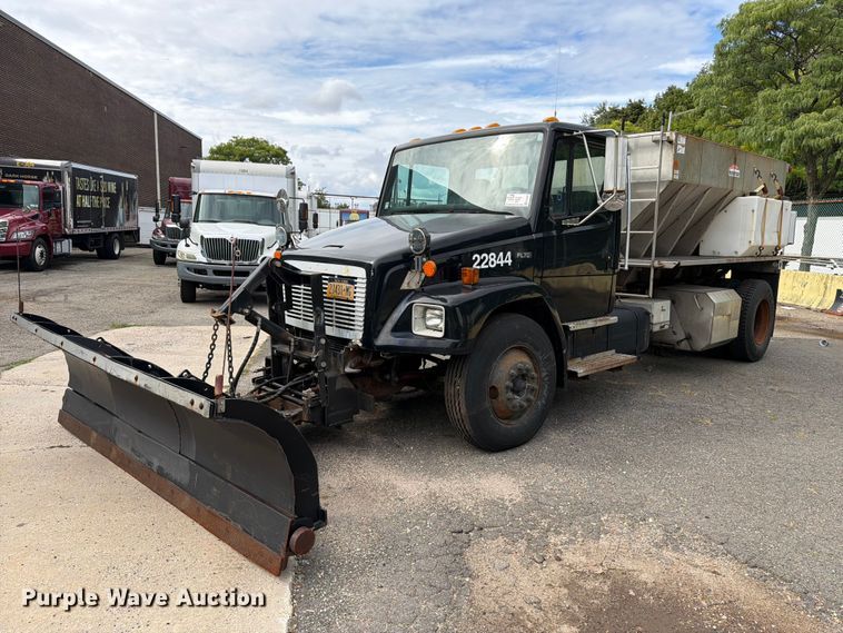 2002 Freightliner FL70 dump truck - FG3021