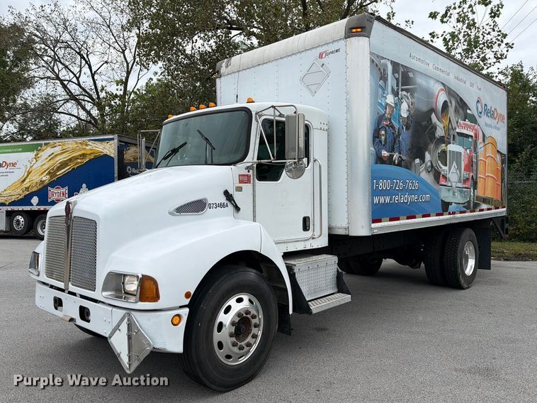 2007 Kenworth T300 box truck - FJ2015