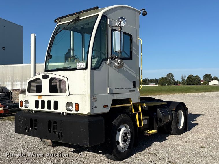 2017 Autocar Industries XSPotter yard truck - FK2151