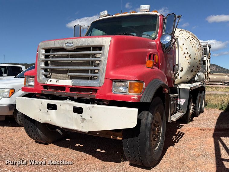 2004 Sterling Truck L9500 Series ready mix truck - FM7664