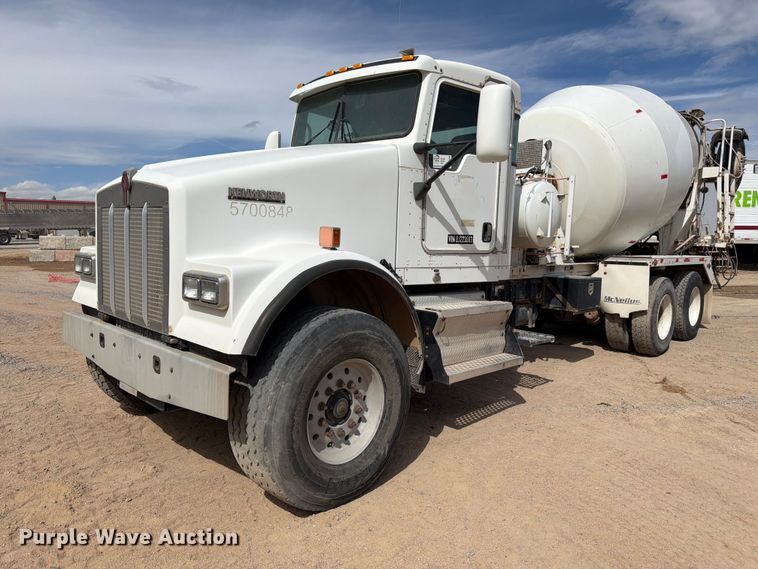 2008 Kenworth W9 Series ready mix truck - FM7698