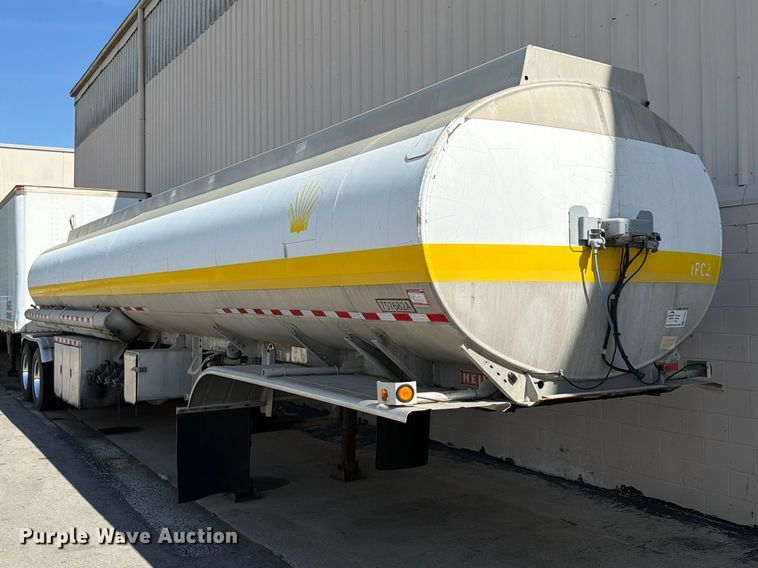1975 Heil tank truck - FP4064