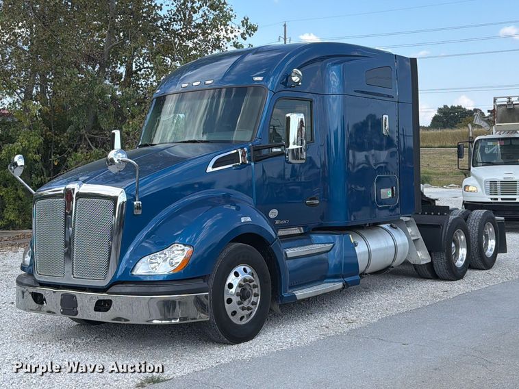Commercial Trucks For Sale: Medium & HD Near Wentzville, MO