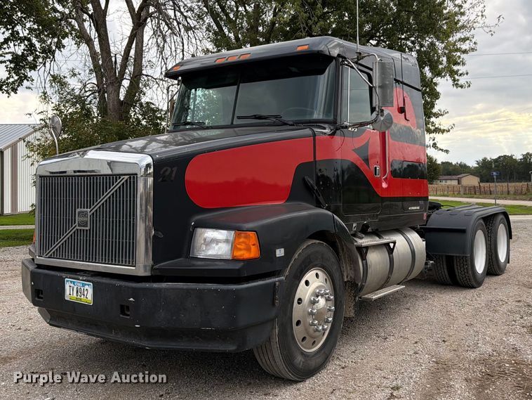 1993 White GMC AERO semi truck - OE9724