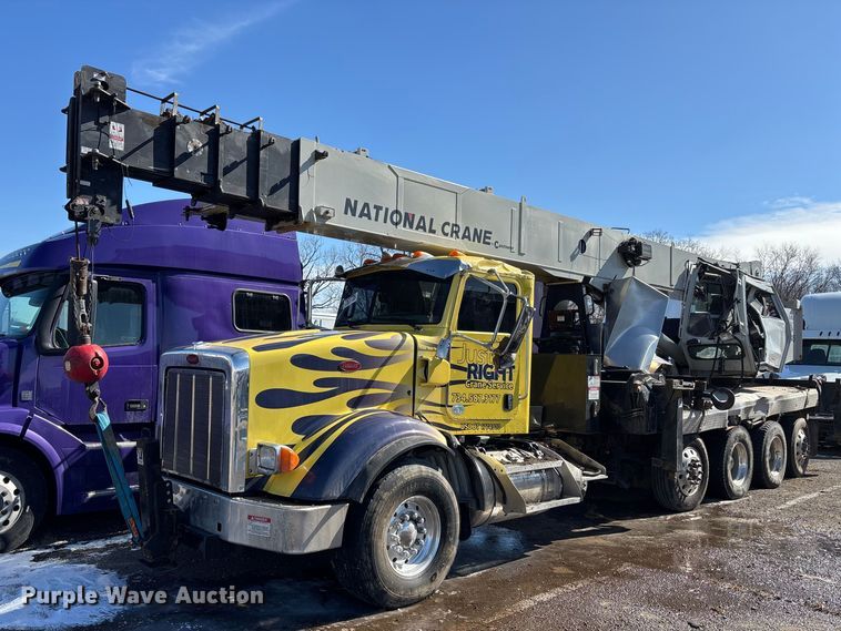 2015 Peterbilt 367 crane truck - YA2613