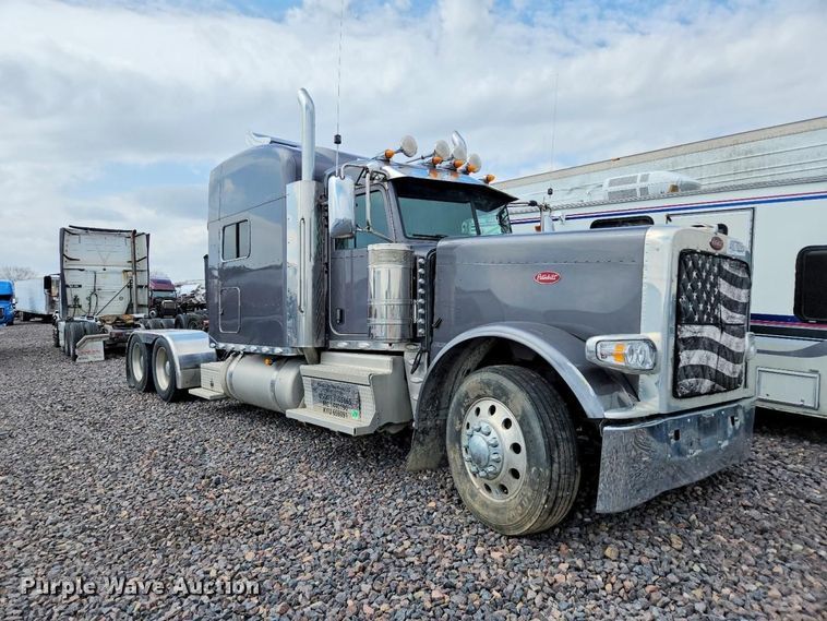 2023 Peterbilt 389 semi truck - YA3178