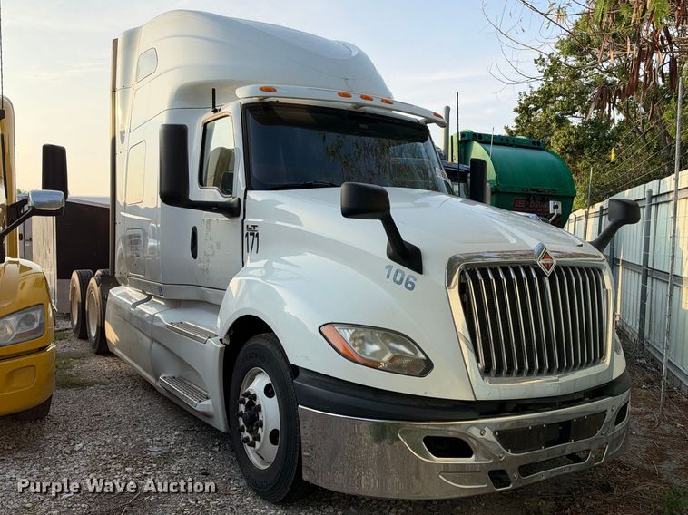 2019 International LT625 semi truck - YA4101