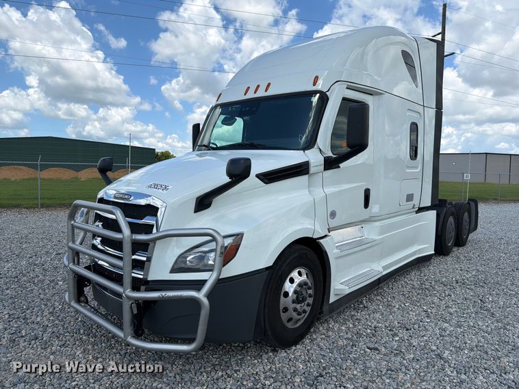 2026 Freightliner Cascadia semi truck - YA4535