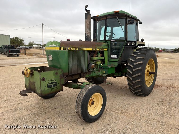 John Deere 4440 tractor - DV8692