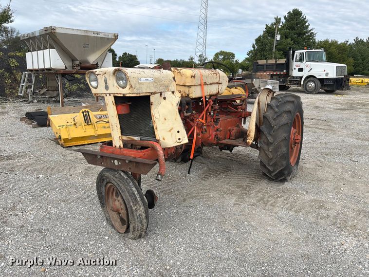 Case 430 tractor - DZ4885