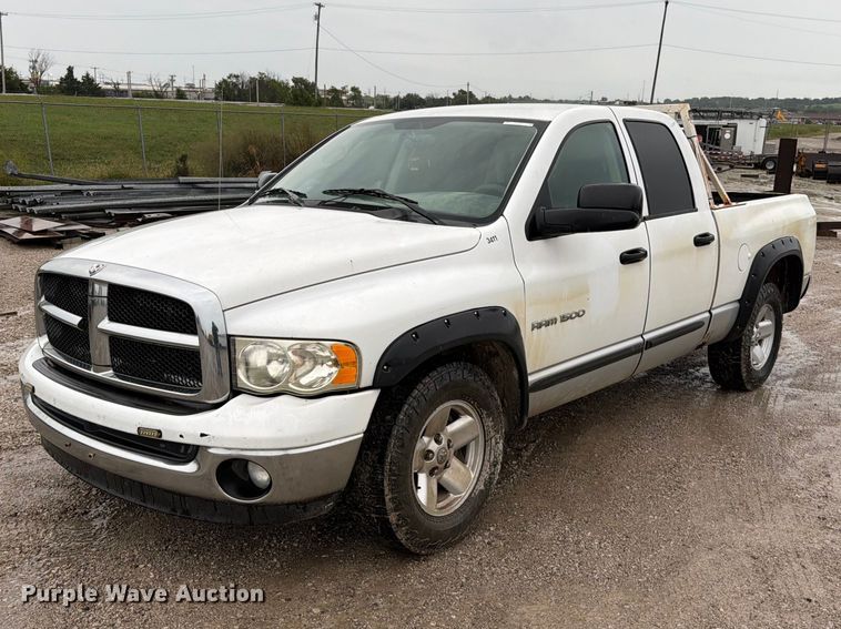 2003 Dodge Ram 1500 Crew Cab pickup truck - EO8783
