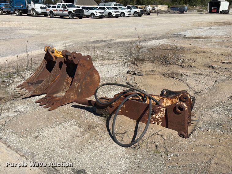 (4) excavator attachments - ES1172