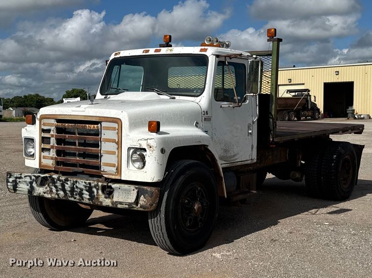 1981 International Harvester 1854 flatbed truck - ET6487