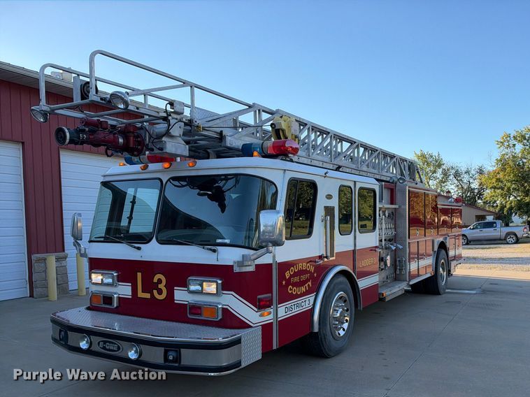 1993 E-One ladder fire truck - EX2362
