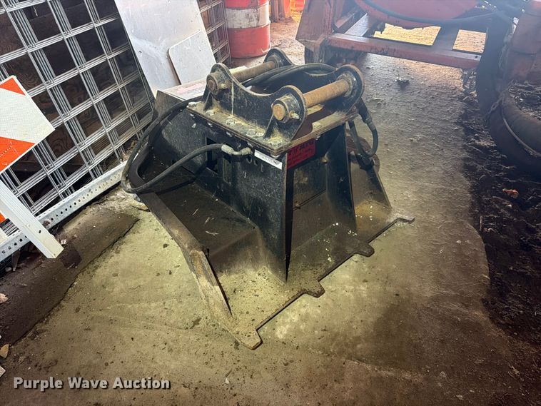 RUT Manufacturing tree shredder backhoe attachment - EX4624