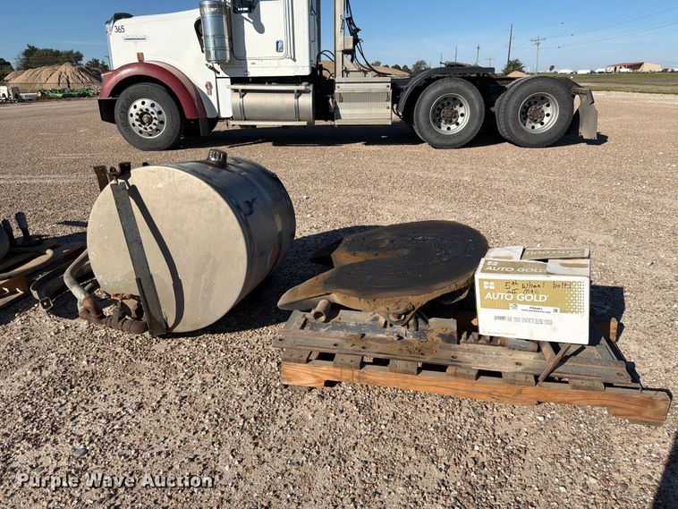 Mack truck parts - FB8983