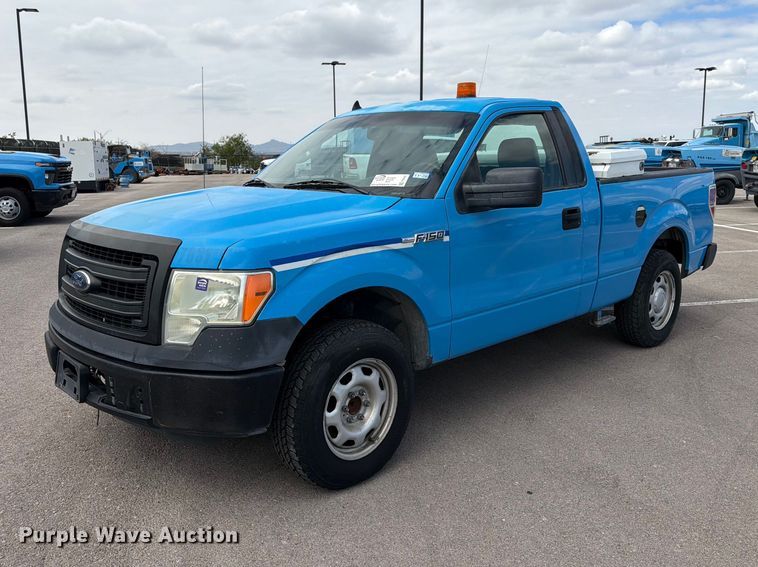 2013 Ford F150 pickup truck - FI2042