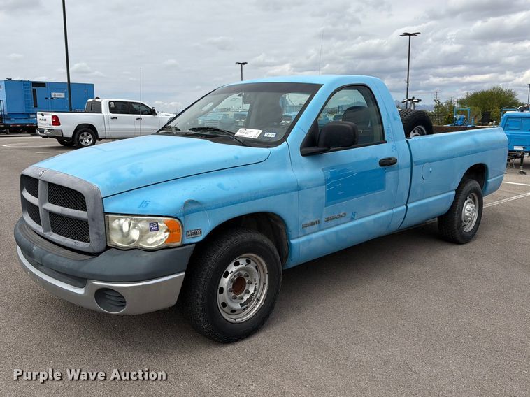 2005 Dodge Ram 2500 pickup truck - FI2043