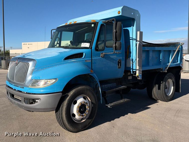 2013 International DuraStar 4300 dump truck - FI2050