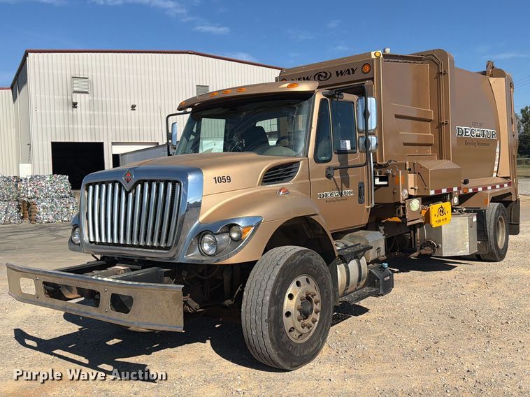 2019 International WorkStar refuse truck - FN2063