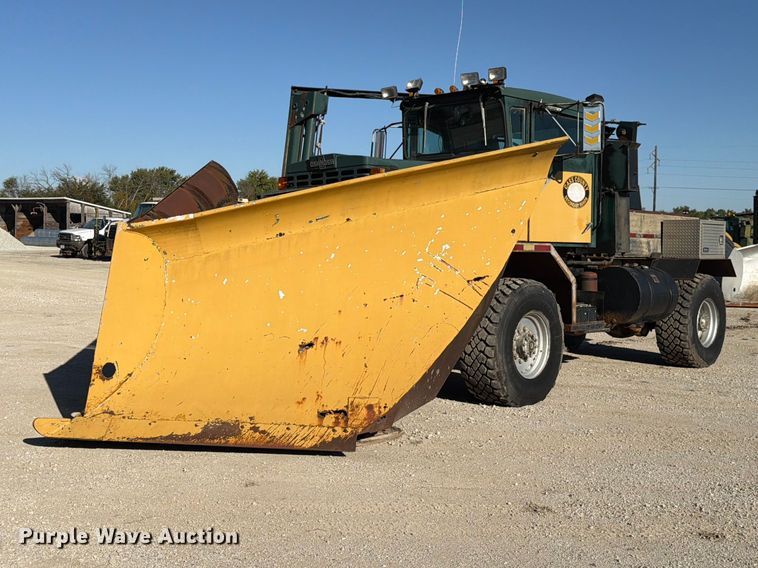 1979 Oshkosh P-2323-5 Plow truck - FP3123