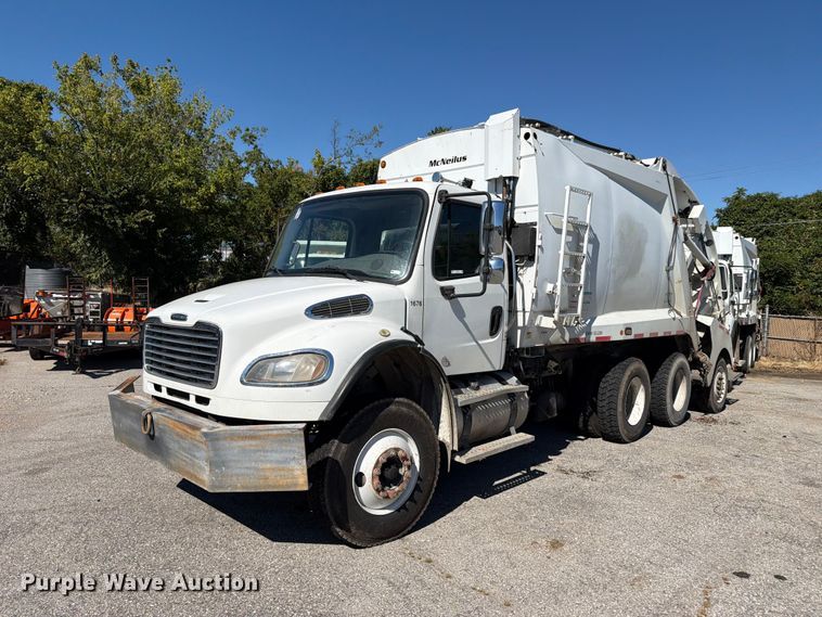2017 Freightliner M2 refuse truck - FU1102