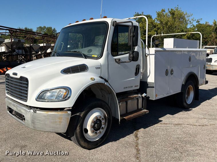2012 Freightliner Business Class M2 utility / service truck - FU1123