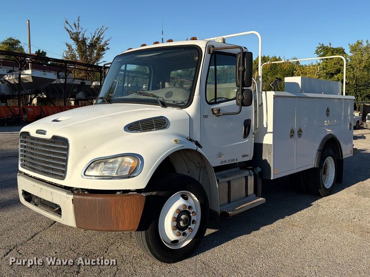 2011 Freightliner Business Class M2 utility / service truck - FU1129