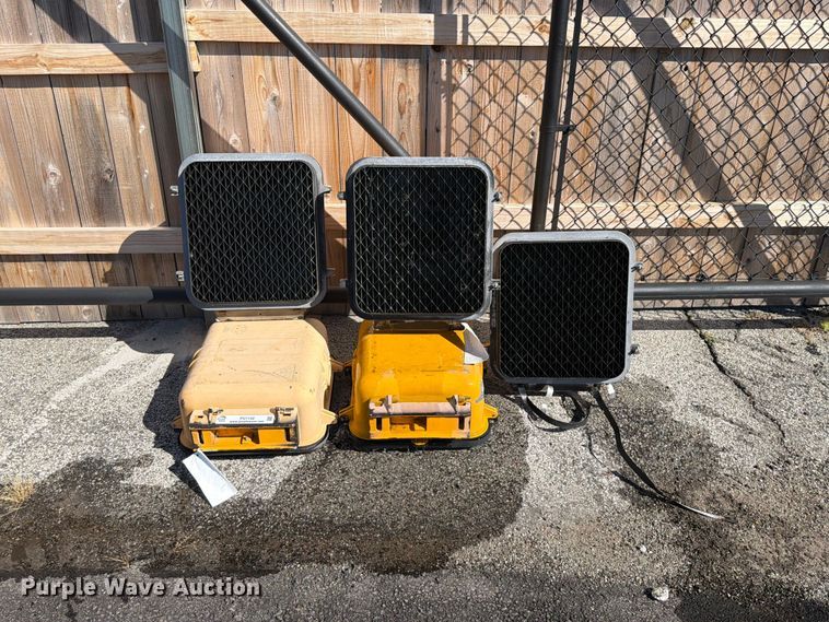 (5) pedestrian crossing signs  - FU1142