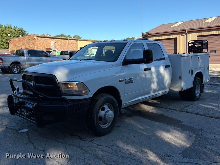 2015 RAM 3500 Crew Cab pickup truck - FU4745