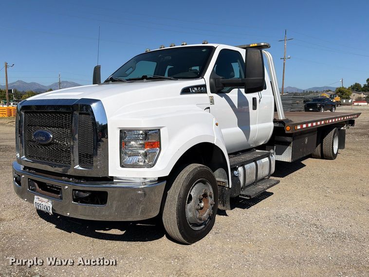 2016 Ford F650 rollback truck - EA0033