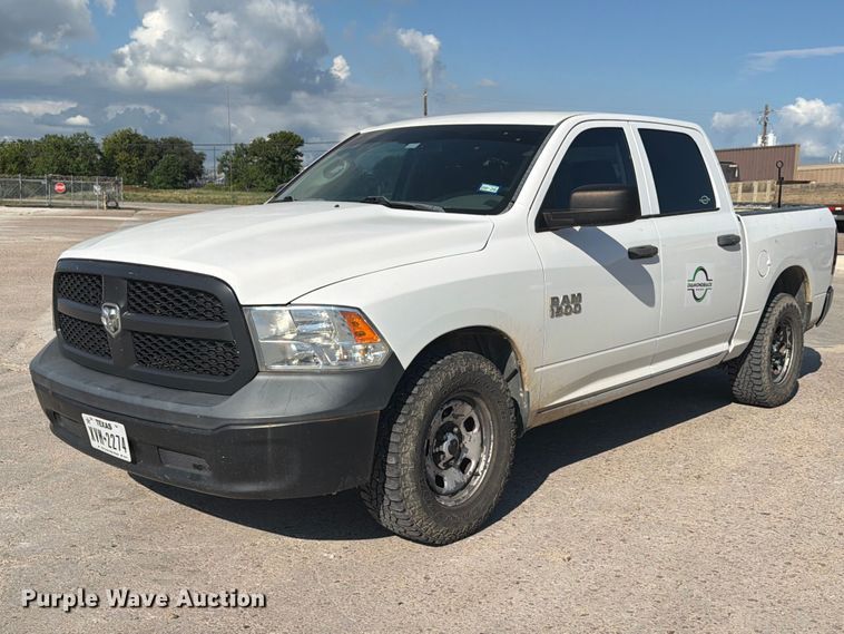 2016 RAM 1500 Crew Cab pickup truck - EA7359