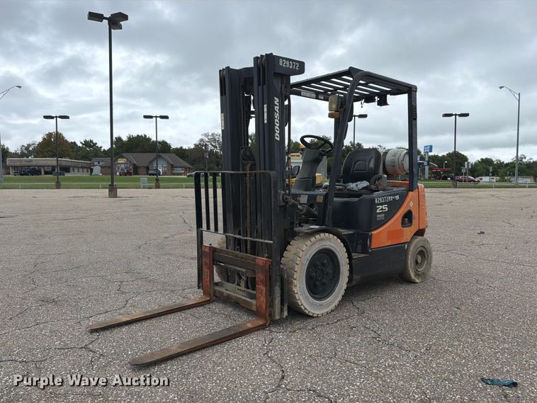 2010 Doosan G25E-5 forklift - EP7859