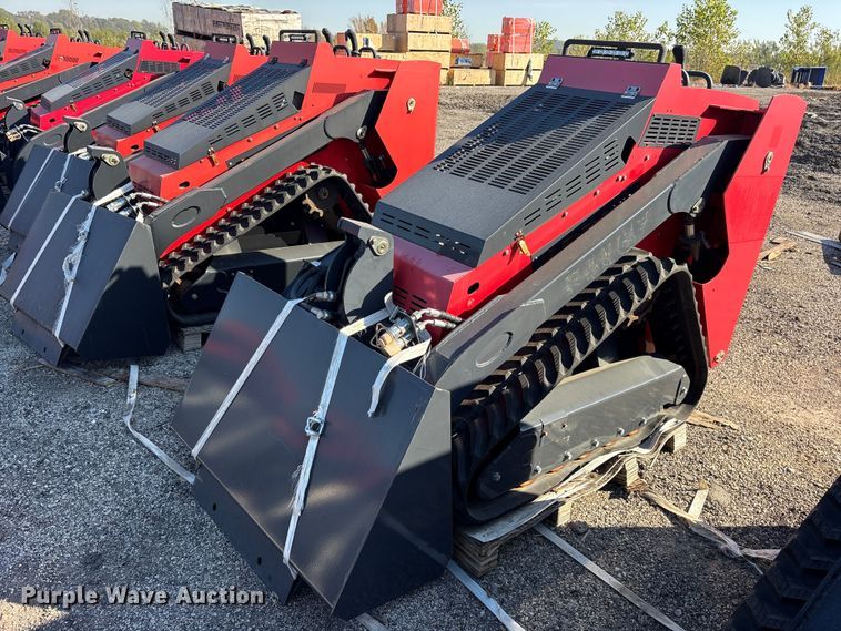 Erie SCL850 compact utility loader - ES8346