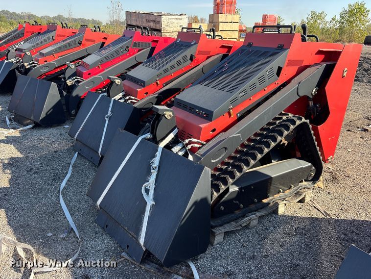 Erie SCL850 compact utility loader - ES8347