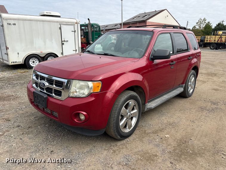 2011 Ford Escape SUV - ET8681